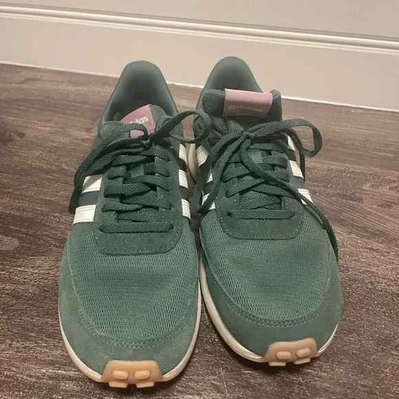 RARE ADIDAS FIND!!! LIKE NEW!!!Classic adidas driver style green with pink - Picture 6 of 15